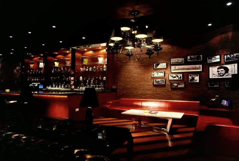 5種最火的酒吧裝修風格效果圖，總有一款能讓你家酒吧出圈！