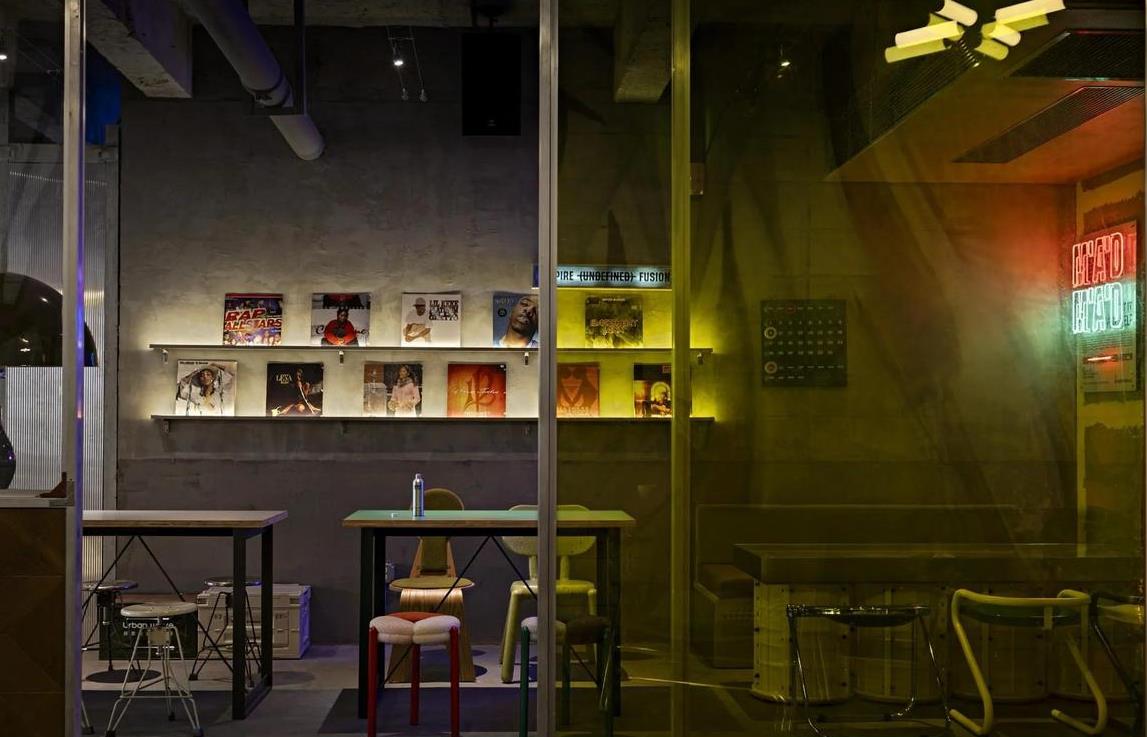 工業風酒吧裝修效果圖，粗獷又精致！