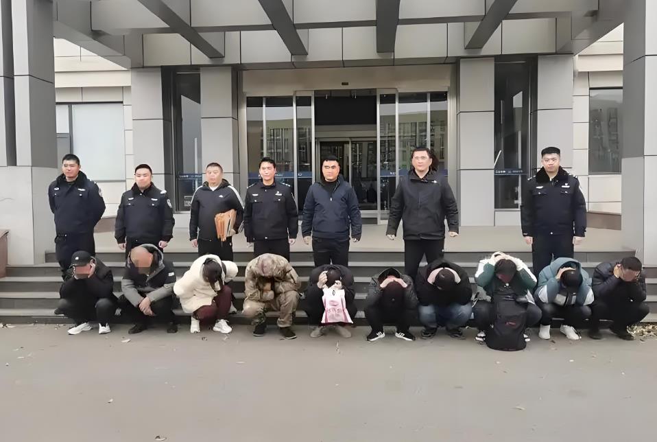 新型詐騙，已有多個小區居民被騙！看到這個請立即報警！