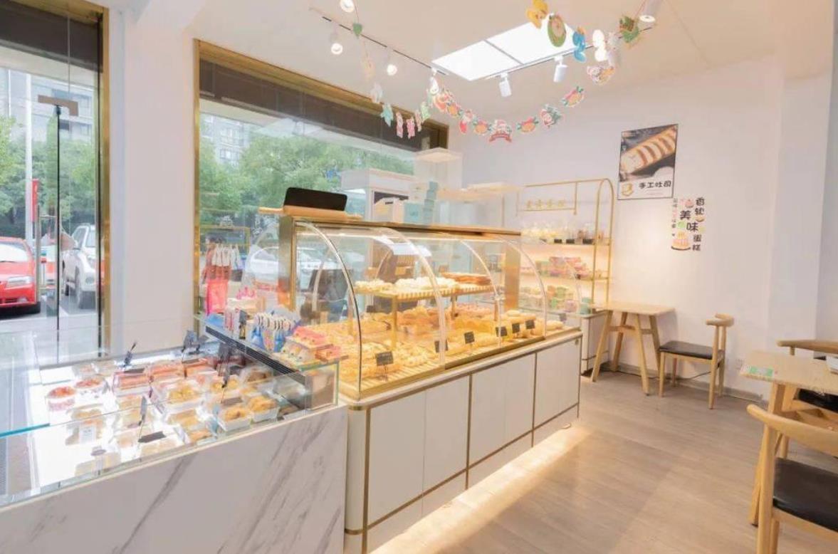 50平米的烘焙店，藏著縣城裏最賺錢的生意經